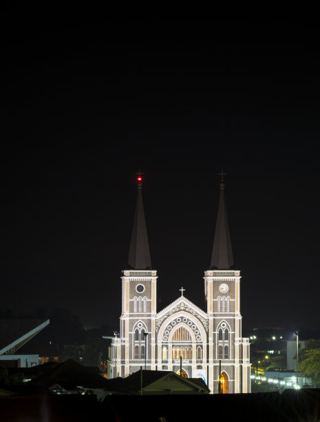 晚上的天主教堂图片下载