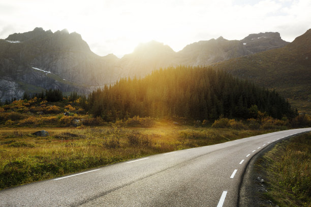 挪威罗浮敦的公路素材图片