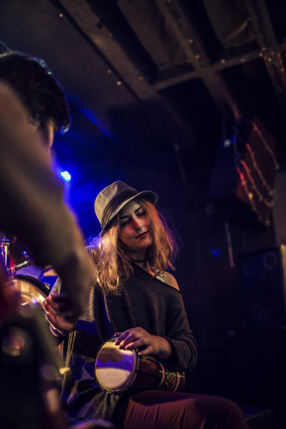 音乐让我忘记一切图片下载