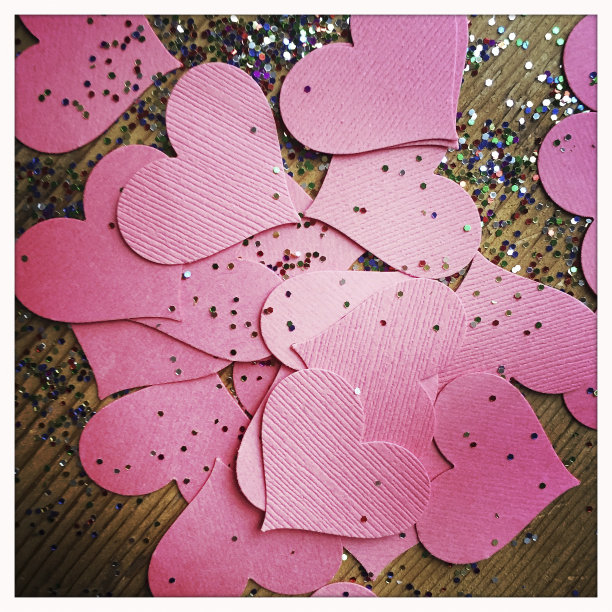 粉心和亮片图片下载