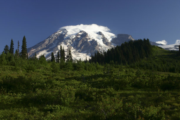 太雷尼尔山图片下载