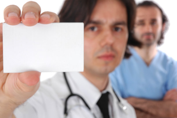 医生和空白卡片图片下载