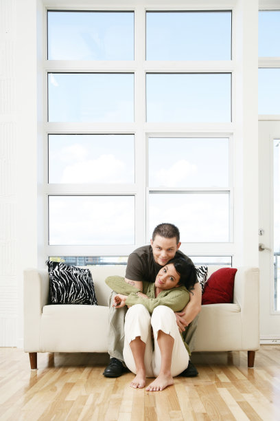 年轻的夫妇图片下载