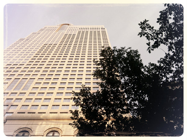 低角办公大厦图片下载