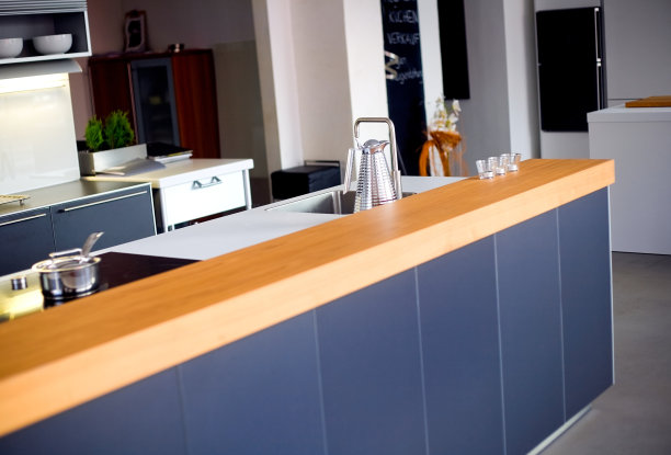 新的现代化的厨房图片下载