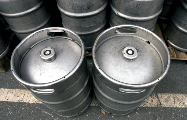 两桶啤酒图片下载