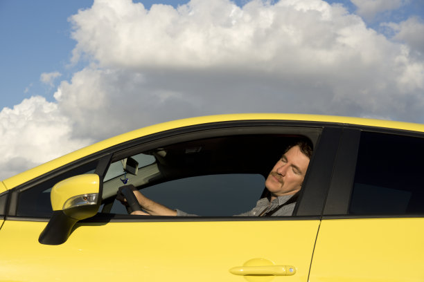 疲惫的司机图片下载