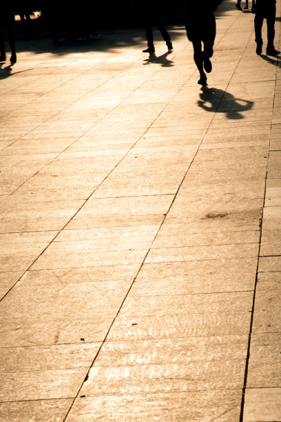 行人的剪影和影子图片下载