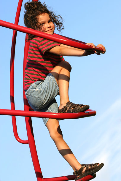 操场上的乐趣图片下载