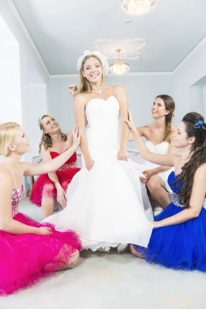 新娘和伴娘图片下载