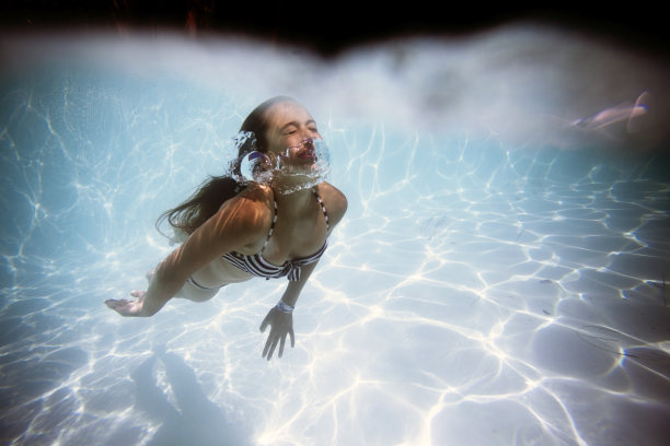 水下滑翔图片下载