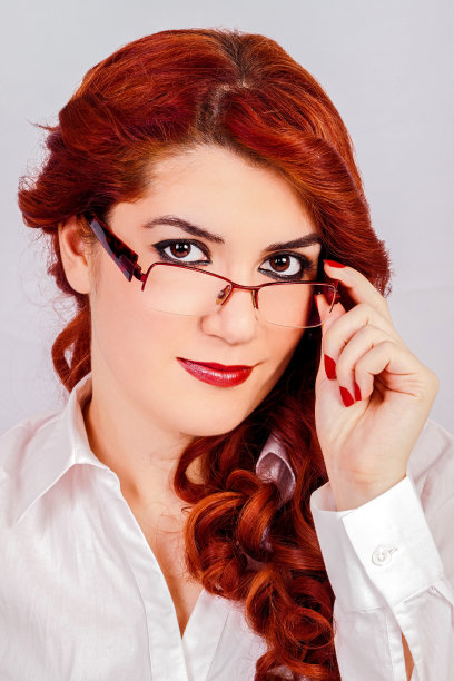 美丽年轻的女孩图片下载