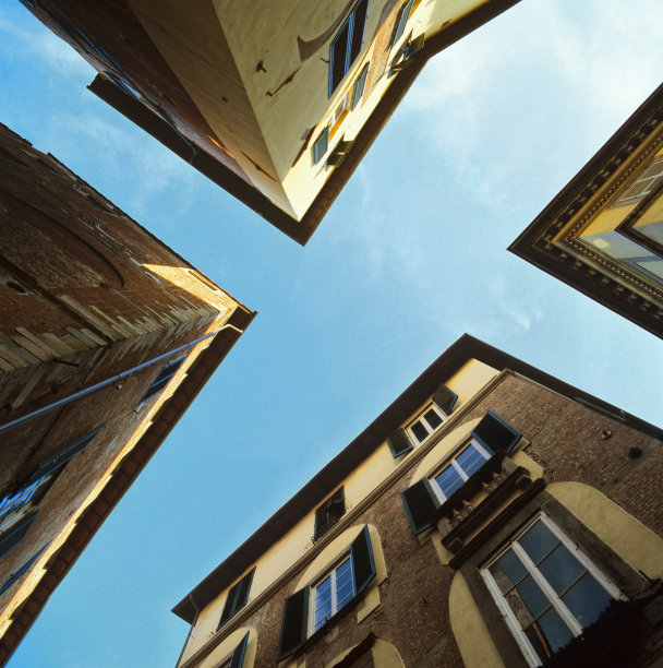 卢卡上空图片下载