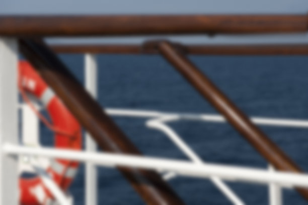 海上船舶的散焦视图图片下载