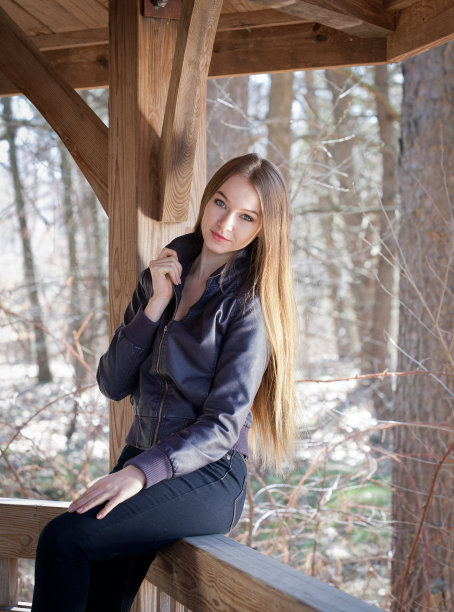 年轻女装模特图片下载