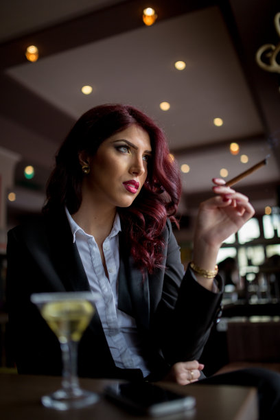 成功商界女性放松图片下载