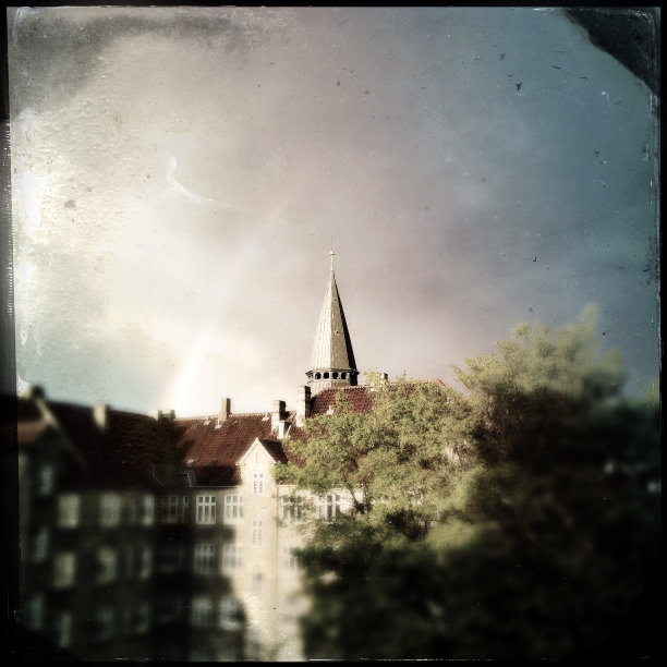 教堂的尖顶图片下载