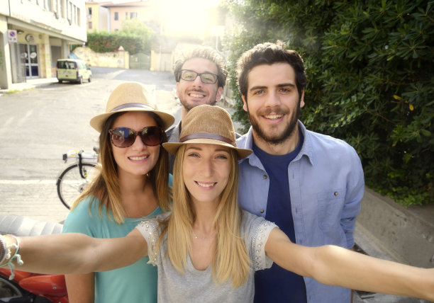 在街上自拍图片下载