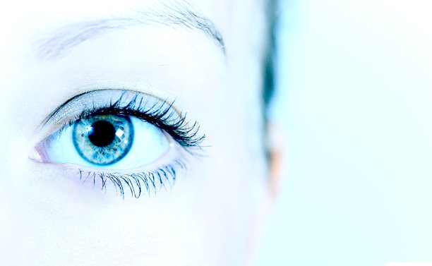 催眠术的蓝眼图片下载