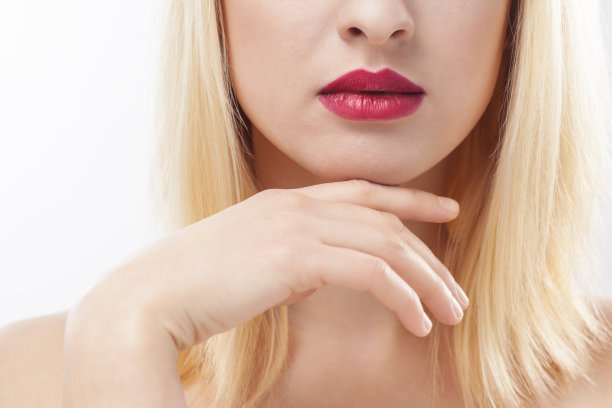 美丽的女性嘴唇特写镜头图片下载