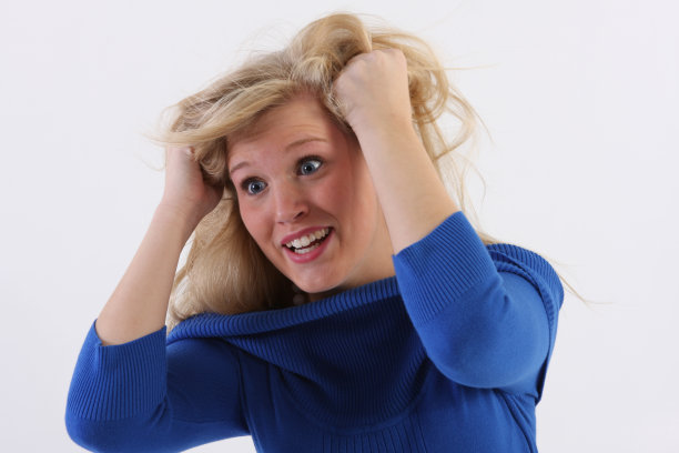 年轻的金发女孩图片下载