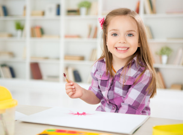 女孩画。图片下载