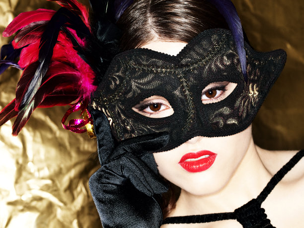戴面具的女人的肖像。图片下载