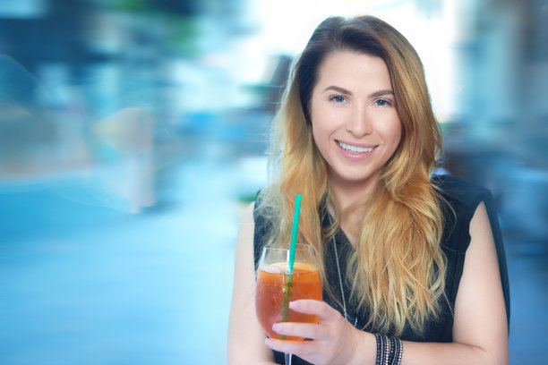 喝我的鸡尾酒放松一下图片下载