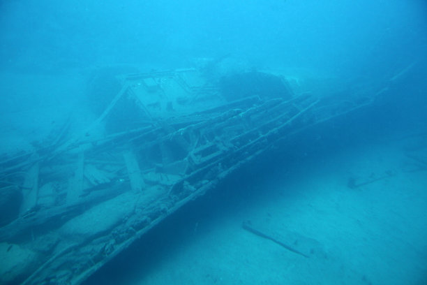 大西洋海底沉船的照片图片下载