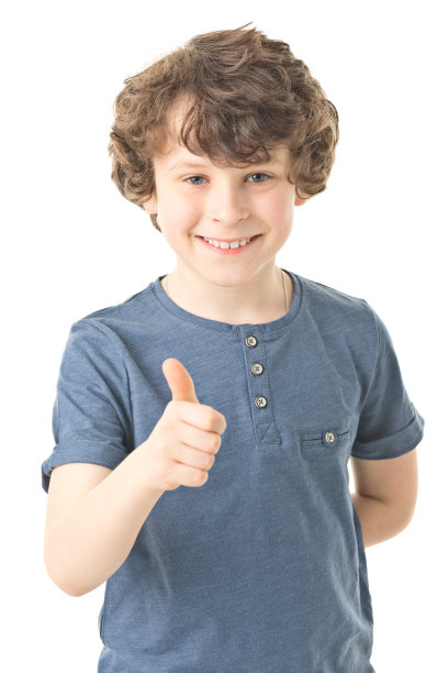 8岁男孩的肖像图片下载