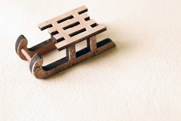 经典的木制雪橇图片下载