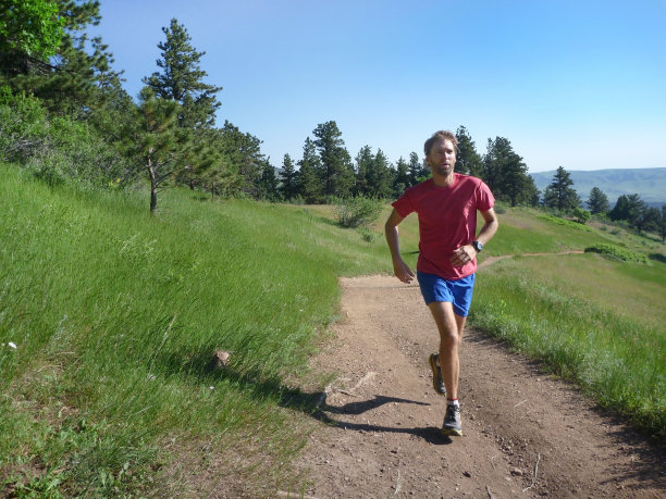 科罗拉多落基山脉的猎鹰山有胡须的人图片下载