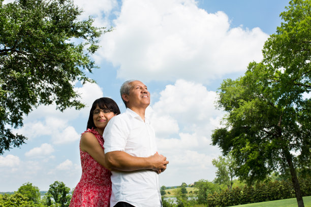 爱成熟的情侣图片下载