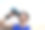 年轻的运动员在锻炼后喝他的蛋白质奶昔图片下载