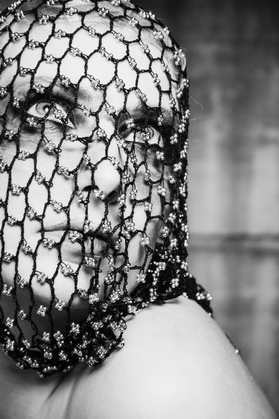 黑夫人图片下载