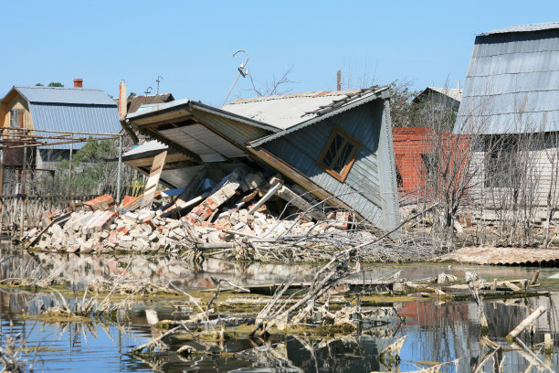 毁坏的房子图片下载