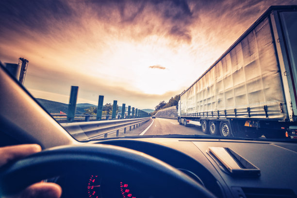 驾驶汽车图片下载