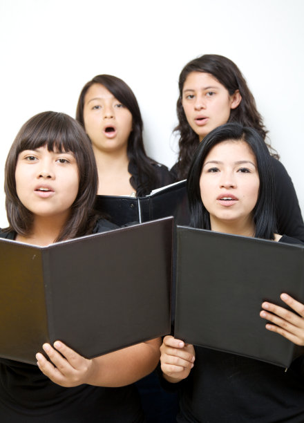 女性唱诗班唱歌图片下载