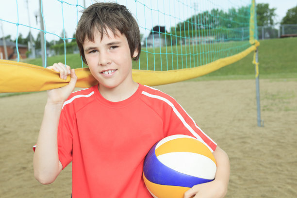 男孩沙滩排球图片下载