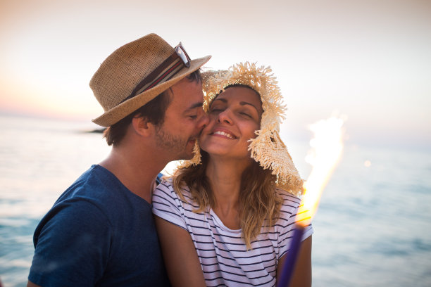 沙滩上的爱图片下载