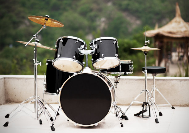 鼓在户外图片下载