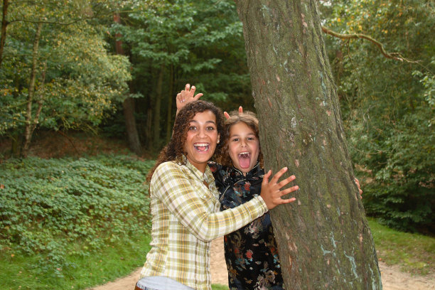 姐妹们大闹一场图片下载