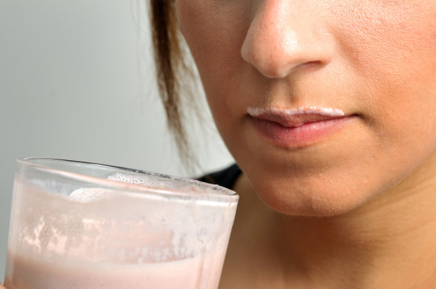 草莓奶昔图片下载