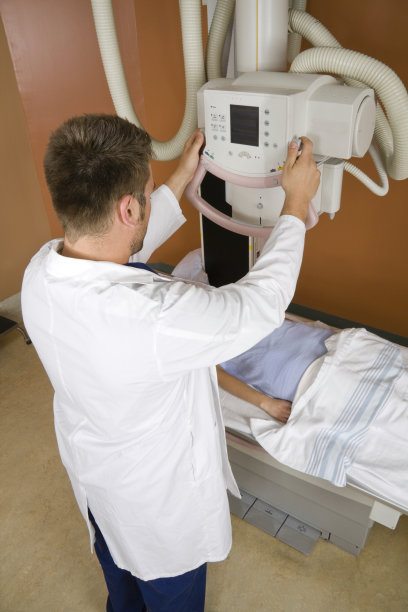 x射线的男人图片下载