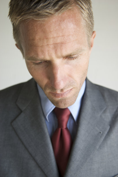 沉思的商人图片下载