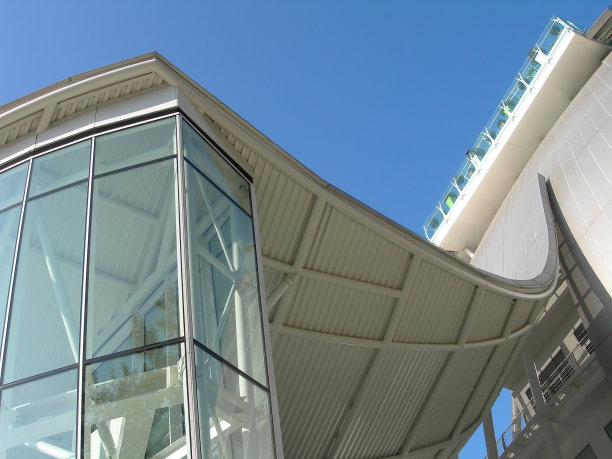 波浪状的屋顶图片下载