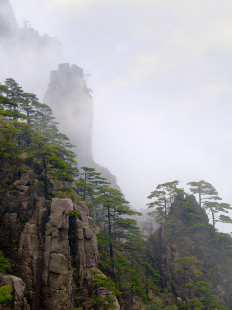 山中的云图片下载
