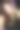 卷发模型触摸脸与藤画手。图片下载