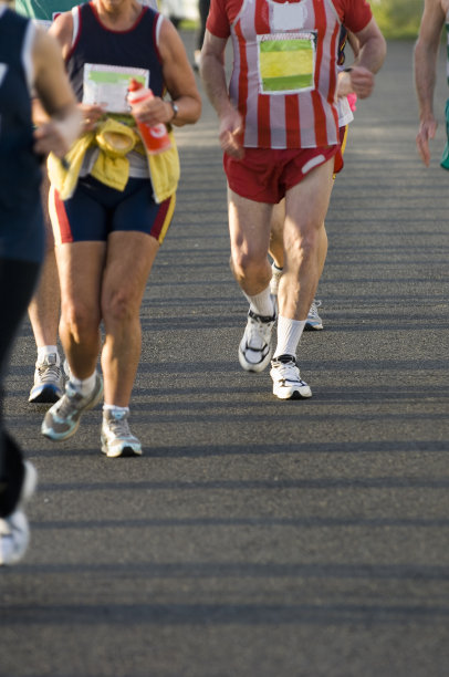 路上的跑步者图片下载