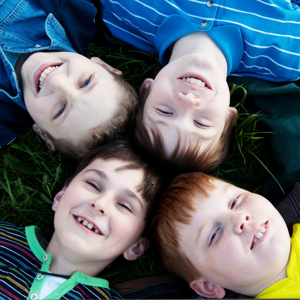 快乐的孩子图片下载